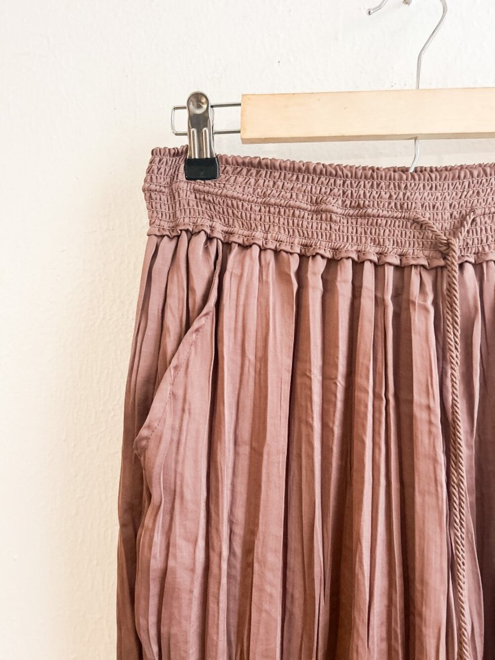 NWT Anthropologie Saturday Sunday Plisse Tassel Pleated Chocolate Wide Leg Pant - Picture 4 of 8